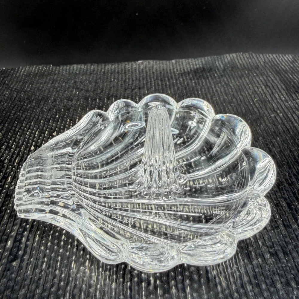 VTG Clear Glass Seashell Ring Holder Scalloped Shell Trinket‎ Dish Vanity Tray
